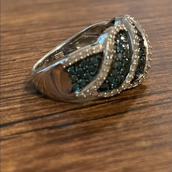 Fancy Blue & White 1.00 ct Diamond Wave Ring - Picture 5 of 5